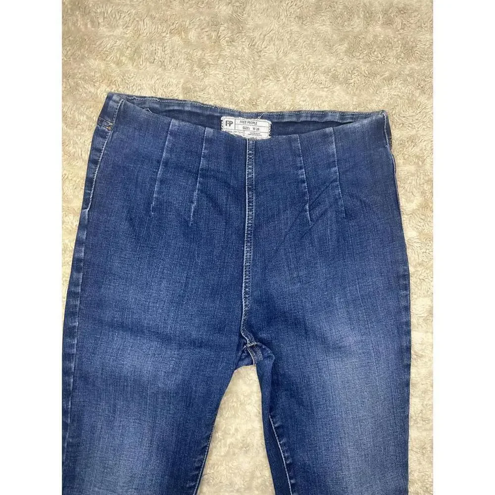 Free People medium wash pleated pull-on skinny denim jeans Size 28